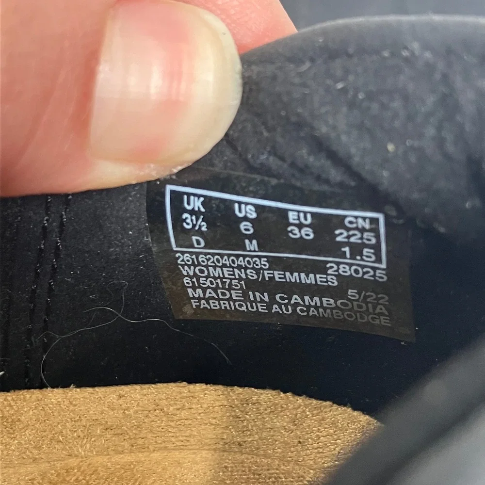 Clarks roseville dot